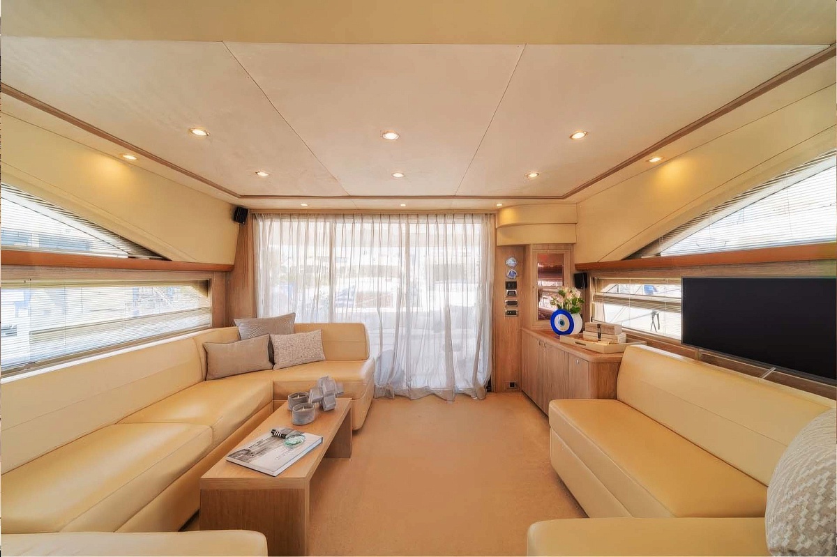 Аренда яхты Princess 62 DIAL в Миконосе
